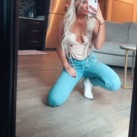 Princess Polly Cut out tank - Picture 2 of 2